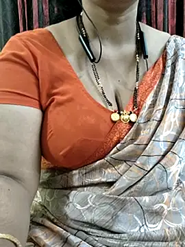 bhuvana_555's cam snapshot