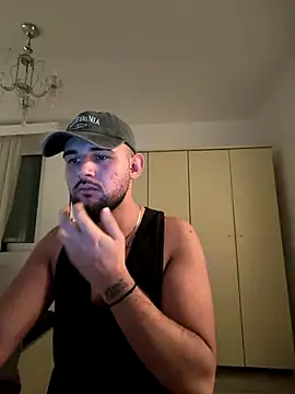 LunaFoxTip live sex cam