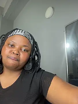 Curveysinaa's cam snapshot