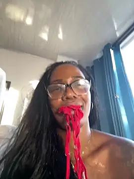 Bustykeyla live sex cam