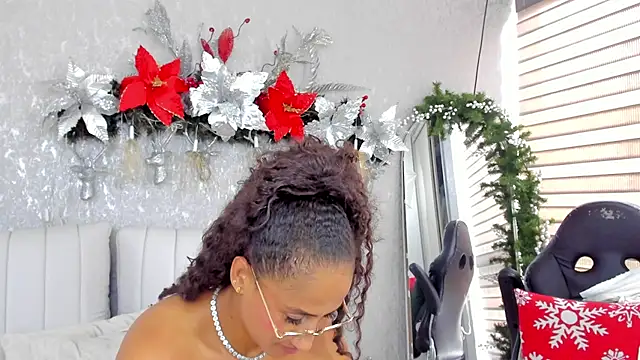 EmmaFerrary live sex cam