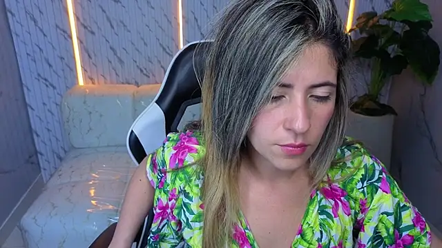 Phoebe_Tx's cam snapshot