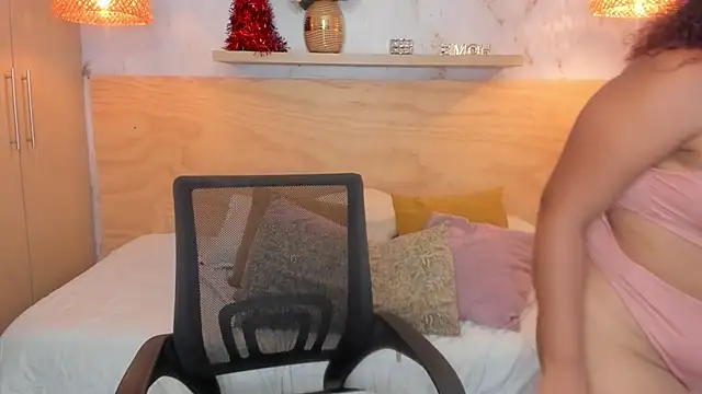 Soophie_taylor3's cam snapshot