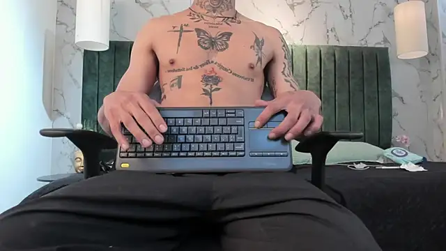 MrJustin_'s cam snapshot