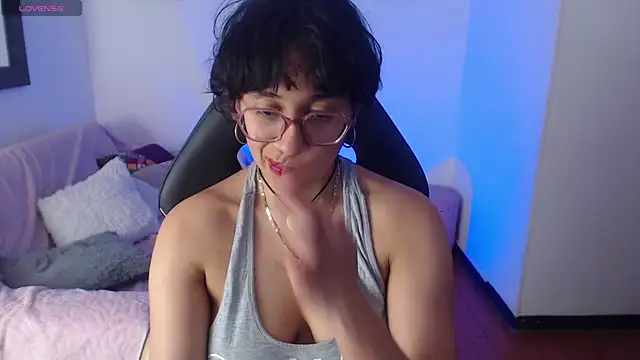 Lili_Gomez_'s cam snapshot