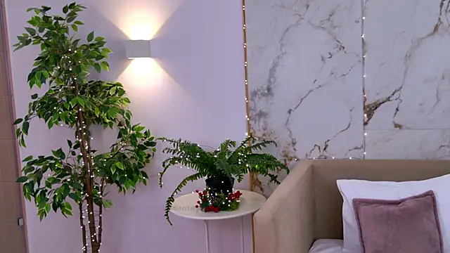 AmadaReine's cam snapshot