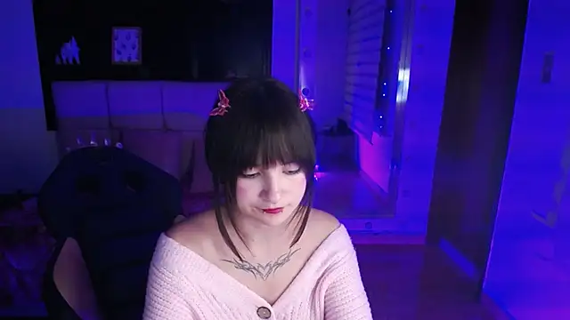 _Charlotte_Collins_'s cam snapshot