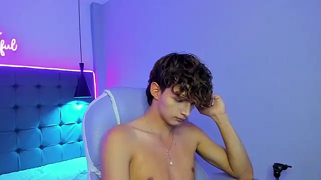 NicolasFerrer18 live sex cam