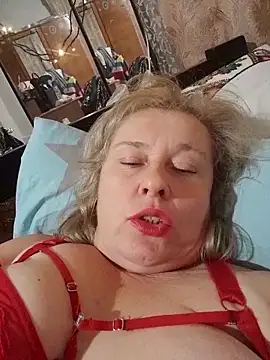 Catherine372311 live sex cam