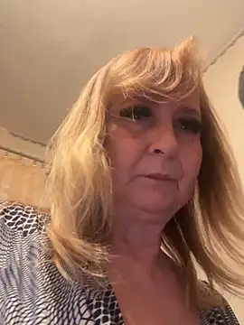 Irina2909@xh live sex cam