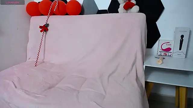 Lili_mdls's cam snapshot