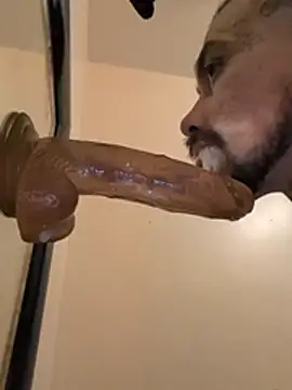 Cnutt310 live sex cam