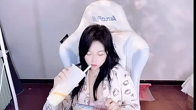 -huahua-'s cam snapshot