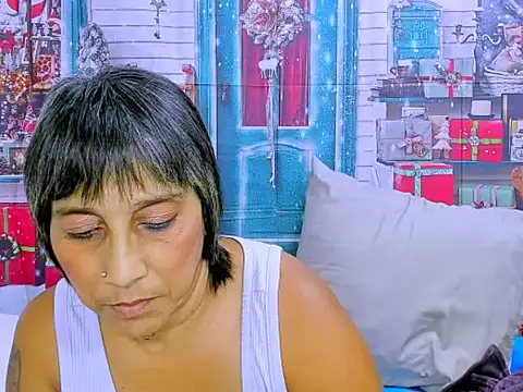 indianroxy's cam snapshot