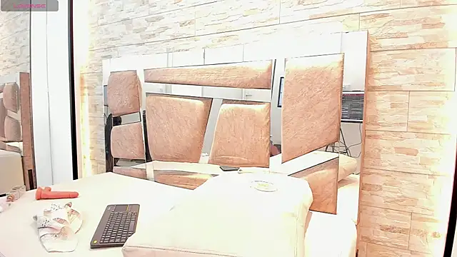 sheinny_brown's cam snapshot