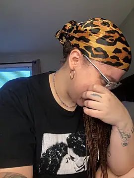 QueenNuttCollector live sex cam