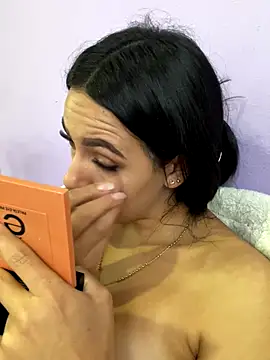 Marianahb-e's cam snapshot