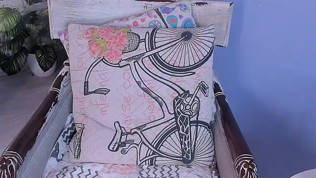 XimenaRougge's cam snapshot