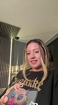 MiaPetit_'s cam snapshot