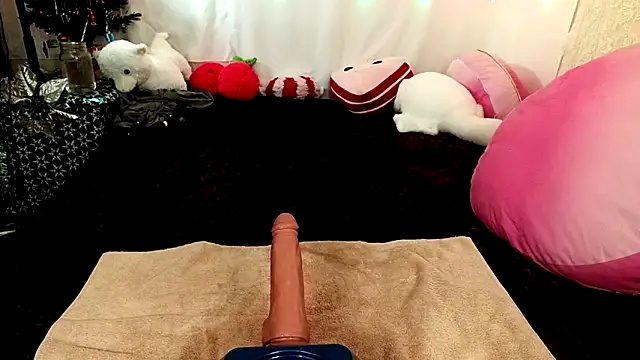 GamerGirlRoxyAndLee's cam snapshot