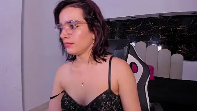 Annyrosee's cam snapshot