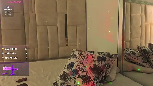 DianneVega's cam snapshot