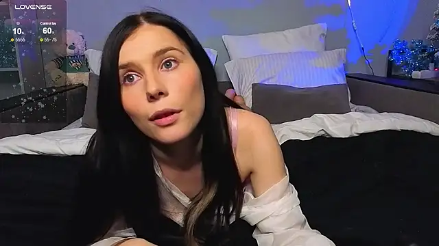 Mell_Hyees's cam snapshot