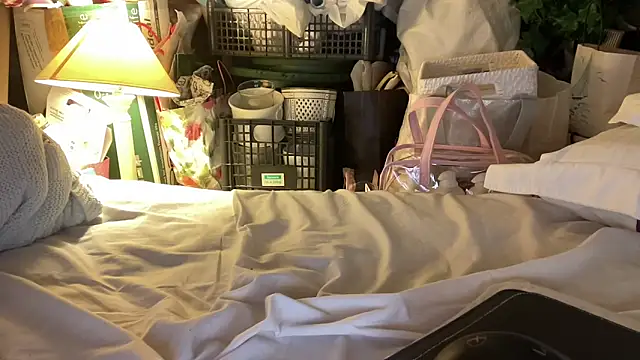 18yoteenvirgin's cam snapshot