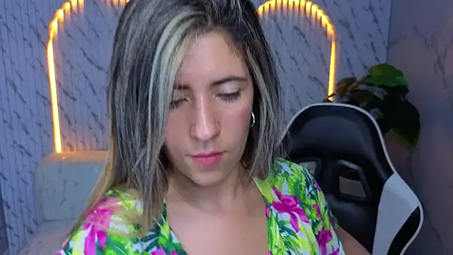 Phoebe_Tx's cam snapshot