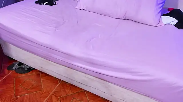 aurora_saenzz's cam snapshot