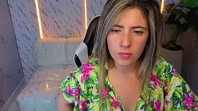 Phoebe_Tx's cam snapshot