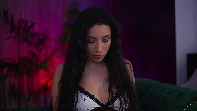 GinaValentinna's cam snapshot