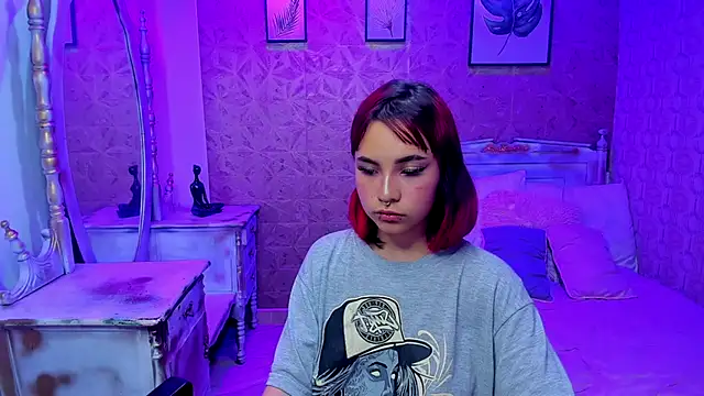 Megane_whitte's cam snapshot