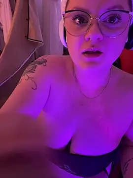 CurvesNChaos's cam snapshot