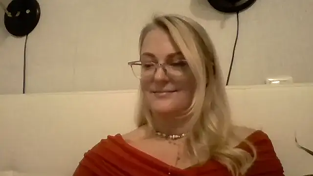 Emilia787's cam snapshot