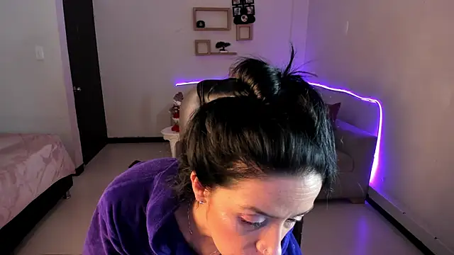 Kristen_Garner's cam snapshot