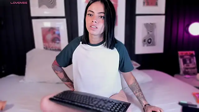 leslie_thompson's cam snapshot