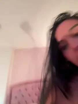 Bella__Wood live sex cam