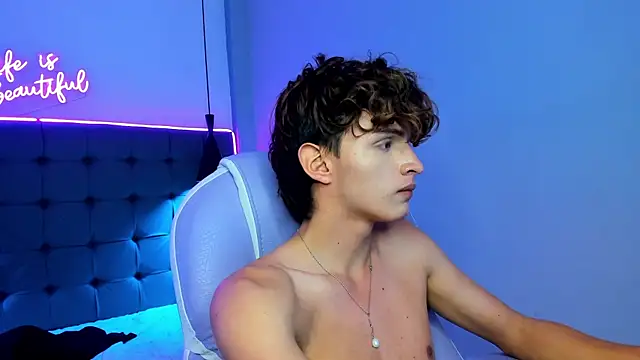 NicolasFerrer18's cam snapshot