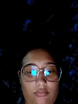 young_dairy01's cam snapshot