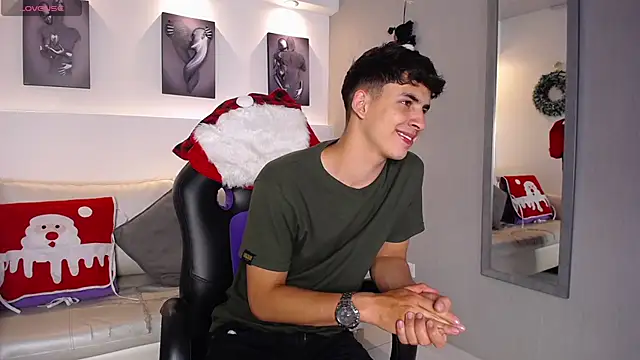 AdrianRinaldi live sex cam