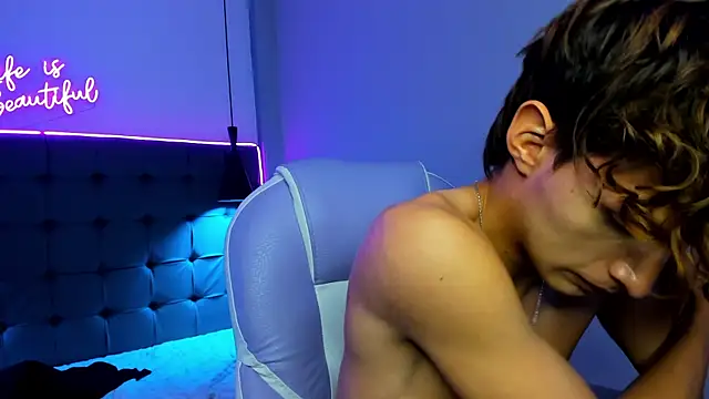 NicolasFerrer18's cam snapshot