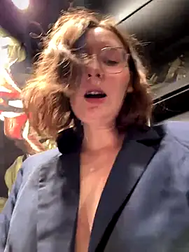 The_Snowwhitee live sex cam