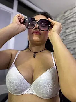 Gabriela-Grace's cam snapshot