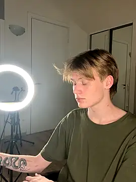 LouieEvans live sex cam