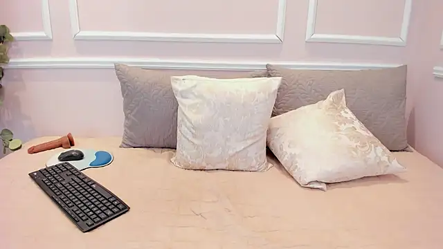 Lucy_Canel's cam snapshot