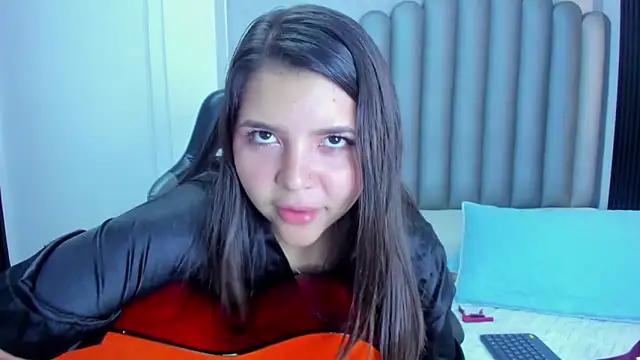 Charlotte-Star's cam snapshot