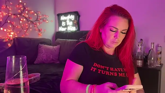 redxxxvixen's cam snapshot