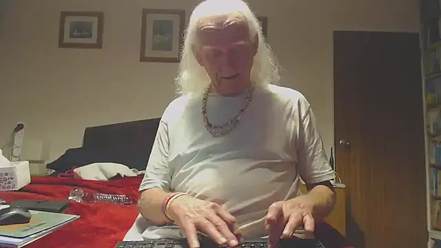 WaverlyKernow live sex cam