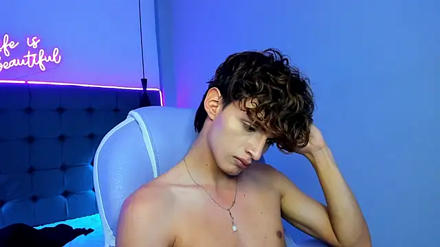 NicolasFerrer18 live sex cam